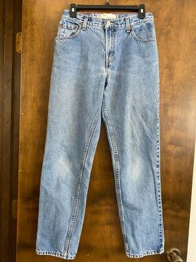 LEVIS 550 Vintage relaxed tapered jeans. 100% cotton. No stretch. Red tag.
